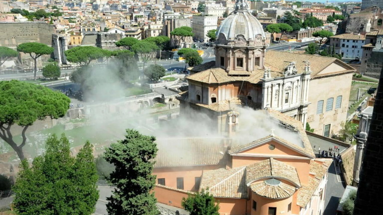 Покривът на историческата църква Сан Джузепе деи Фаленями внезапно рухна,
