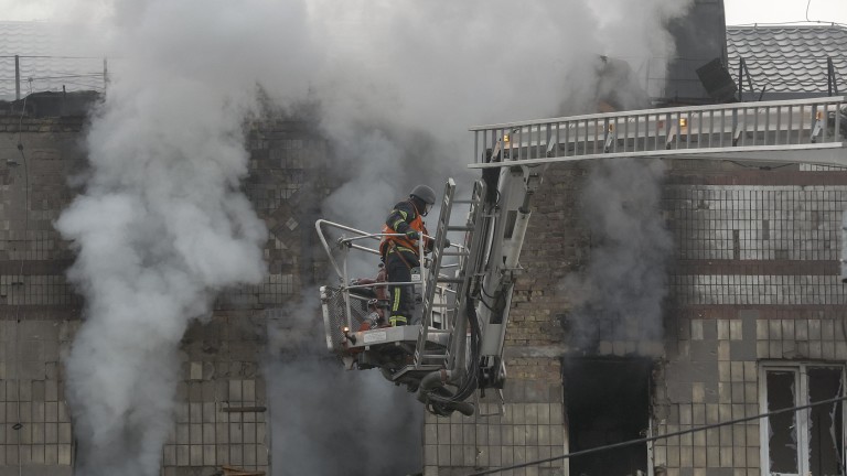Путин обяви преговори за мир, но прати дронове срещу Киев