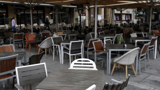 регистрира рекорд по случаи на коронавирус над 6 100