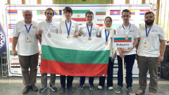 Български ученици спечелиха 5 медала на Международна олимпиада по физика