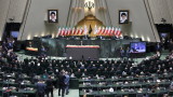 Иранският президент положи клетва на фона на скандирания "Смърт на Америка и Израел"