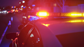 Челна катастрофа между полицейска патрулна кола и лек автомобил в