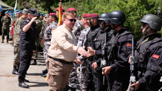 300 военнослужещи от Сухопътните войски и 50 от състава на