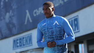 На вчерашната тренировка на Левски Станимир Стоилов и помощниците му