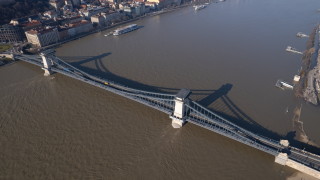 Река Дунав излезе от бреговете си в Будапеща