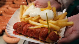 Основният автомобилен бизнес на германския гигант Volkswagen може да отслабва