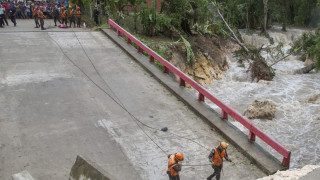 Над 30 души загинаха в автобусна катастрофа в Гватемала съобщава