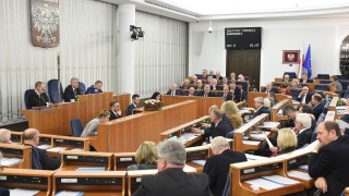 Горната камара на полския парламент прокара проектозакон предвиждащ наказание за