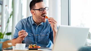 3 основни причини да не обядваме на бюрото