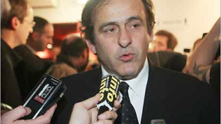 Президентът на УЕФА може да се избере чрез жребии 