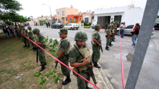"Караван на мира" срещу нарковойните в Мексико 