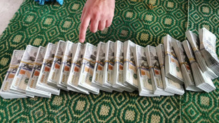 Митнически служители разкриха пет случая на недекларирана валута в рамките