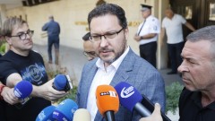 Даниел Митов: Сухото време и вятърът прави пожарите трудни за овладяване