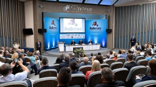 Румен Радев: България трябва да развива ядрената си енергетика