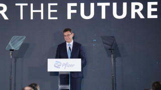 CNN Business определи изпълнителния директор на Pfizer Алберт Бурла роден