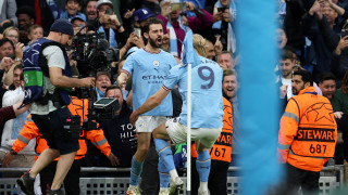 Манчестър Сити е на три победи от златен требъл в