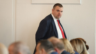 Делян Пеевски председател на ПГ на ДПС Искаме от премиера
