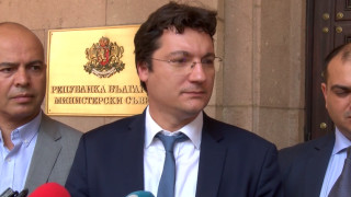 ГЕРБ и ДПС приватизират политическия живот, обвини Крум Зарков
