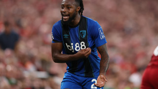 Фен на Ливърпул който отправи расистки обиди към полузащитника на