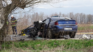 Трима души пострадаха при катастрофа при Прохода на Републиката съобщи