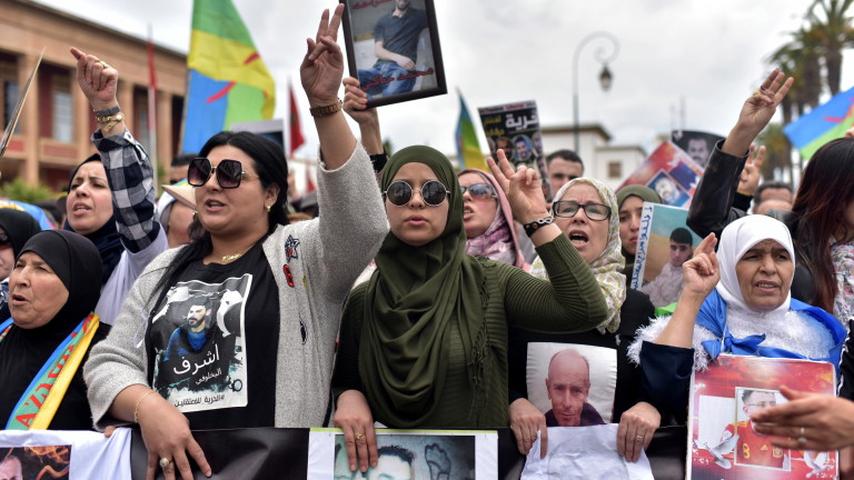 Хиляди протестираха в столицата на Мароко Рабат в неделя, като