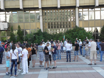 Пловдив и Благоевград на бунт срещу новите областни управители