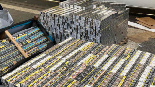 Митнически служители откриха над 260 000 къса контрабандни цигари укрити