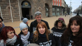 Майките опъват палатките и за ТЕЛК