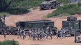 КНДР изстреля ракета след прелитане на военни самолети на Юга