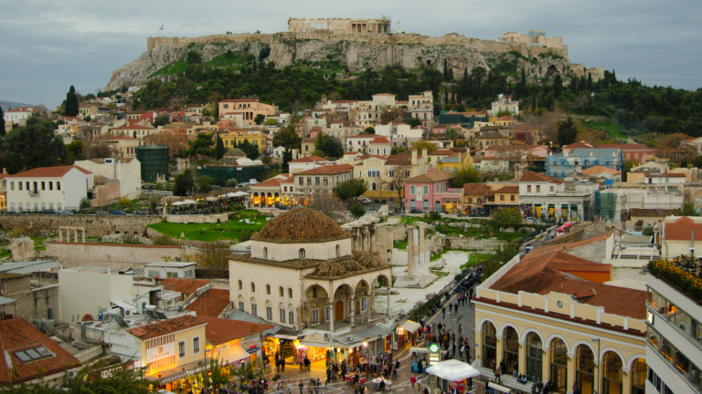 Планини от лош дълг спират възстановяването на Гърция