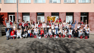 Ангел Бастунов и талисманът на отбора на ФК ЦСКА 1948