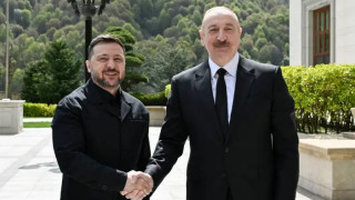 Зеленски готов за тристранни преговори в Азербайджан