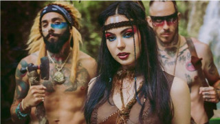 Ева Пармакова от X Factor с дебютно парче