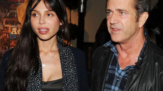 Мел Гибсън олеква с по $ 60 000 месечно, заради детето си