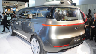 Kia показа новия модел KV7