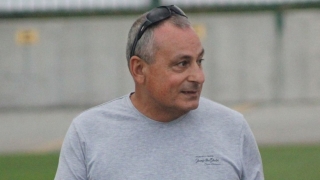 Бившият селекционер на младежкия ни национален отбор Михаил Мадански беше