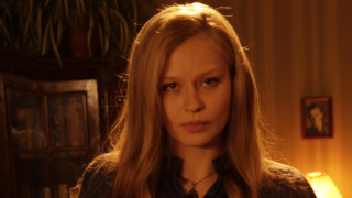 Русия избра 36 годишна патриотична филмова звезда която да изпрати в