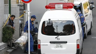 Мъж отне пистолета на полицай в Япония и уби двама