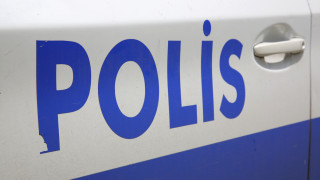 Двама полицаи бяха убити а двама други бяха ранени при въоръжено