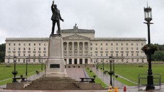 Парламентът на Северна Ирландия поднови работата си почти три години