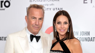 Разводът на Кевин Костнър и Кристин Баумгартнер тече още от