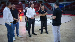 Министърът на младежта и спорта Иван Пешев инспектира Арена София за