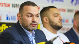 Шефът на щангите е обвинен в злоупотреби