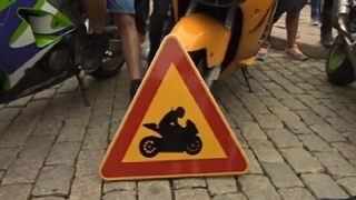 Със знак по пътищата предупреждават за мотоциклетисти