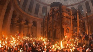 Българската делегация взе Благодатния огън