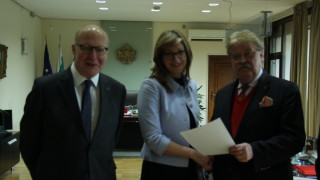 Вицепремиерът и министър на външните работи Екатерина Захариева прие президента