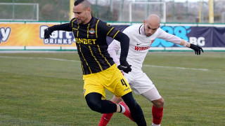 Ботев Пловдив поднови договора на защитника Виктор Генев Настоящият контракт