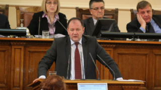 Миков: Референдумът е "захарче", което измества вниманието от проблемите