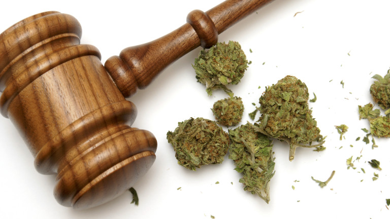 Калифорния легализира марихуаната