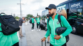 Защитникът на Лудогорец Сонко Сундберг и вратарят на Локомотив София